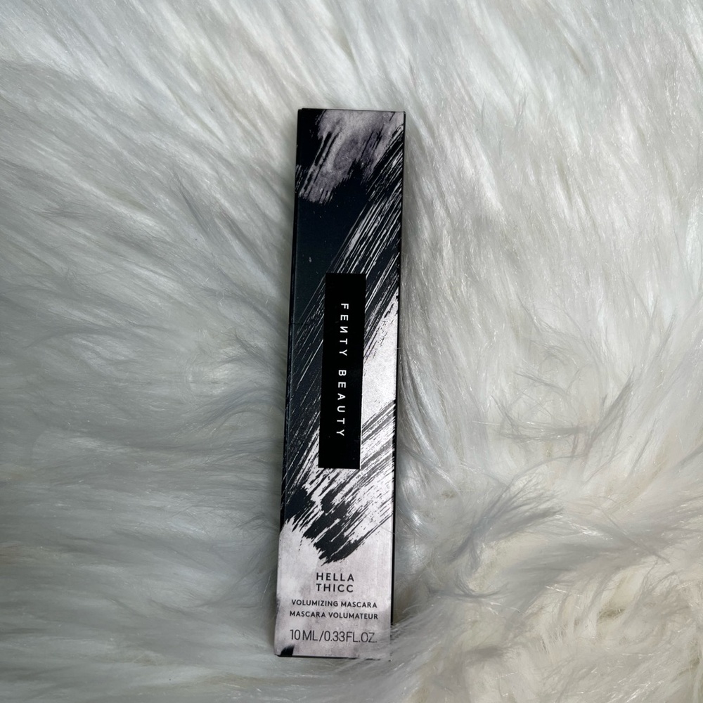 Fenty Beauty Hella Thicc Mascara in Black and White